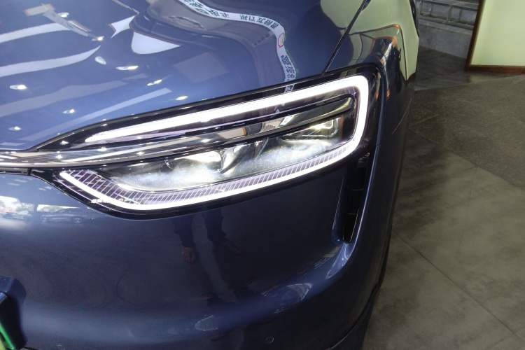 Used Hima AITO M7 2026 Model Range-Extending Ultra All-Wheel Drive 5-Seater Version Left Front Headlight