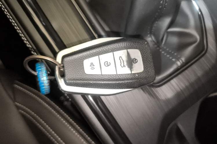 Used Geely Auto Vision X6 2021 PRO 1.4T Manual Luxury Model Vehicle Key