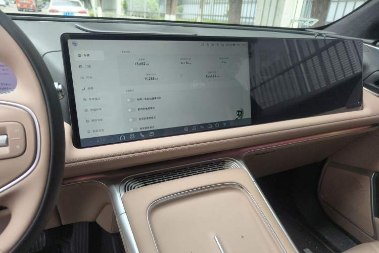 Used XPeng G9 2025 725 with Ultra-Long Range Max Audio And AC Panel