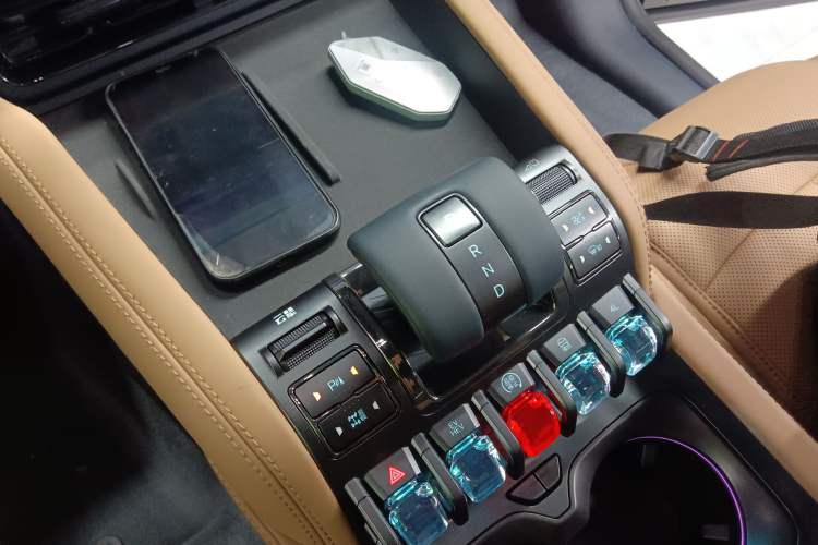 Used Formula Leopard 5 2025 Model 210KM Cloud Ride Tian Shen Ultra Version Gear Lever