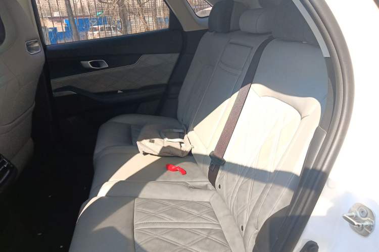 Used CHANGAN UNI-K iDD 2023 Smart Electric iDD 1.5T 135km Smart Leading Model Left Rear Seat