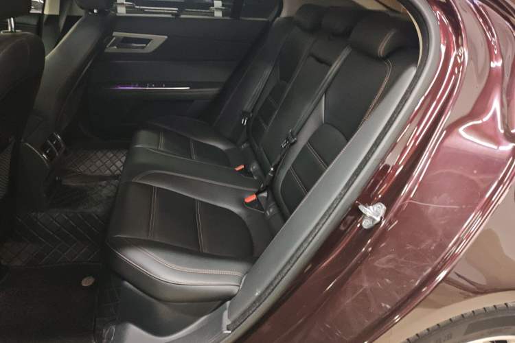 Used Jaguar XEL 2019 2.0T 200 PS Deluxe Edition Left Rear Seat