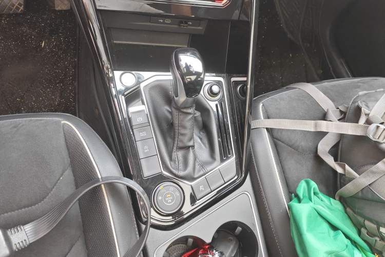 Used Volkswagen Tayron 2020 380TSI Four-Wheel Drive Luxury Connect Pro Edition Gear Lever