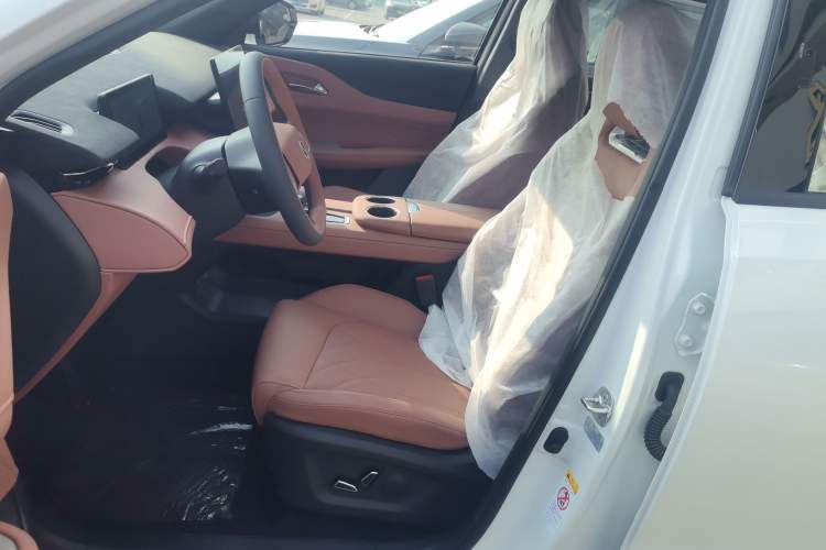 Used Changan UNI-Z New Energy 2025 Smart New Blue Whale 125km Battleship Edition