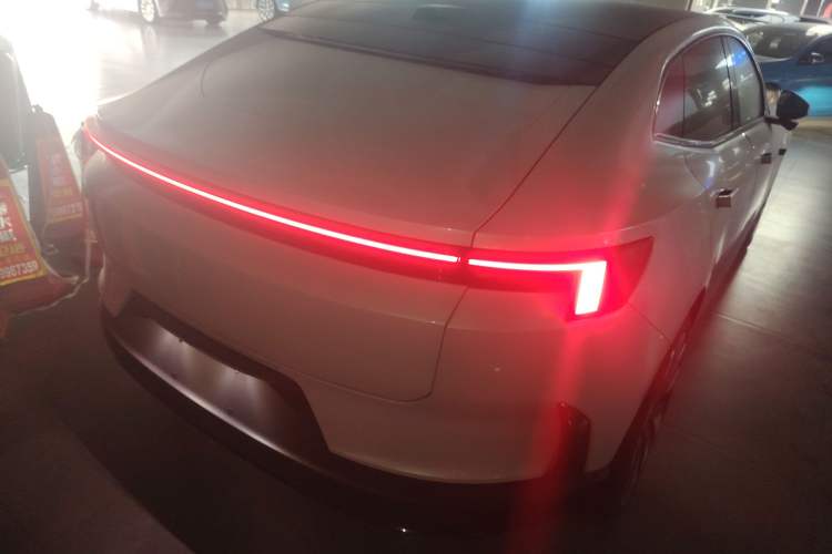 Used Polestar 4 2024 Single-Motor Standard Range PLUS Dual-Star Connectivity Edition
