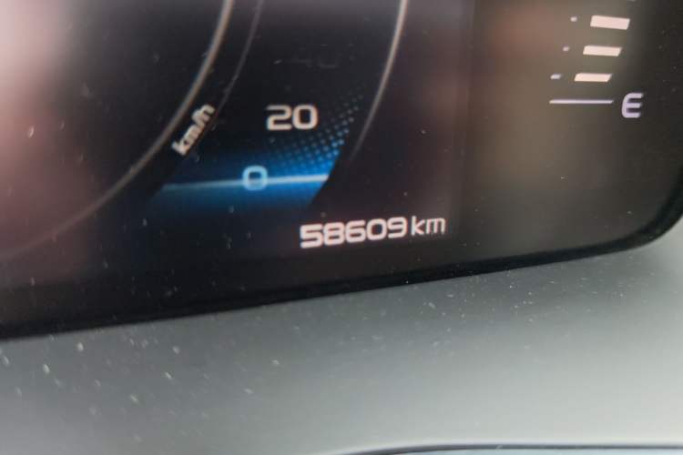 Used Geely Auto Preface 2021 2.0TD Luxury Version Odometer Close Up
