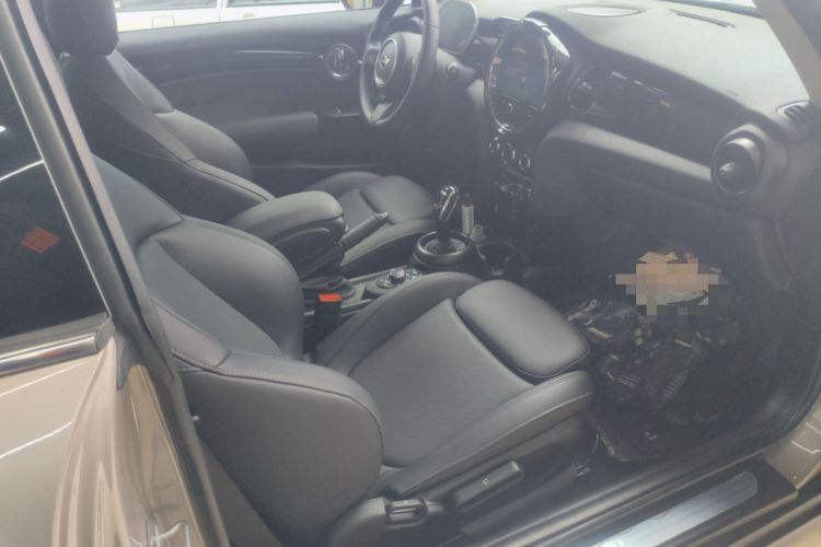 Used MINI 2023 Updated 1.5T COOPER Artist Right Front Seat