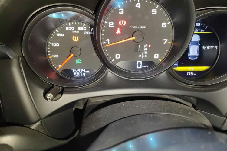 Used Porsche Macan 2020 Macan 2.0T Odometer Close Up