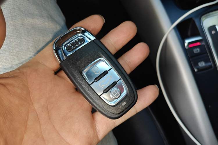 Used Audi Q5 2016 40 TFSI Trendy Edition Vehicle Key