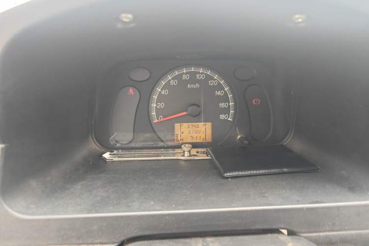 Used Wuling Zhiguang 2015 1.2L Practical LS-I Model
