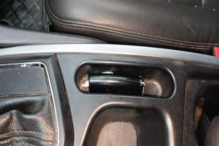 Used JMC Yusheng S350 2013 2.4T Automatic 4x4 Diesel Ultra-Luxury 5-Seater
