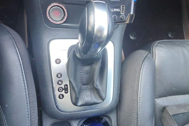 Used Volkswagen Tiguan 2015 1.8TSI Automatic All-Wheel-Drive Luxury Model Gear Lever