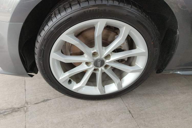 Used Audi A4L 2019 40 TFSI Fashion Edition China VI Emission Standard
