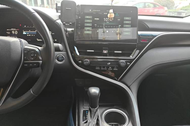 Used Toyota Camry 2021 2.5G Luxury Edition
