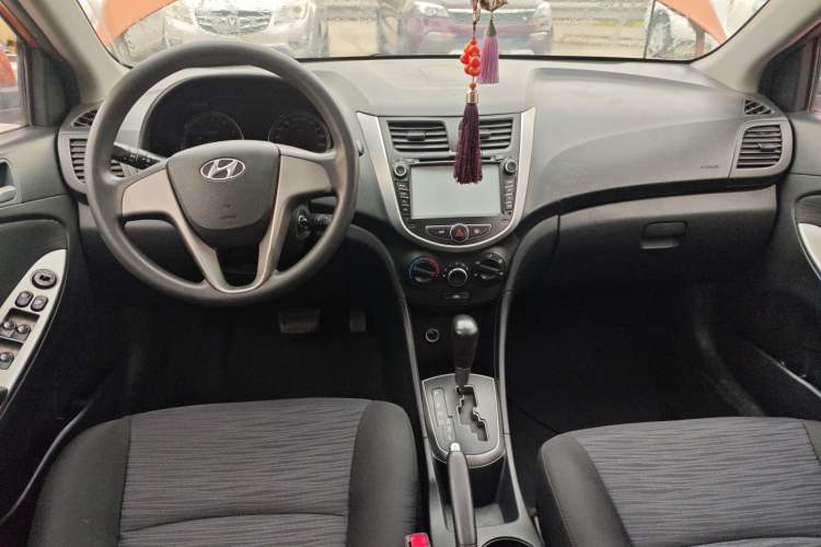Used Hyundai Verna Ray 2014 1.4L Automatic GLX