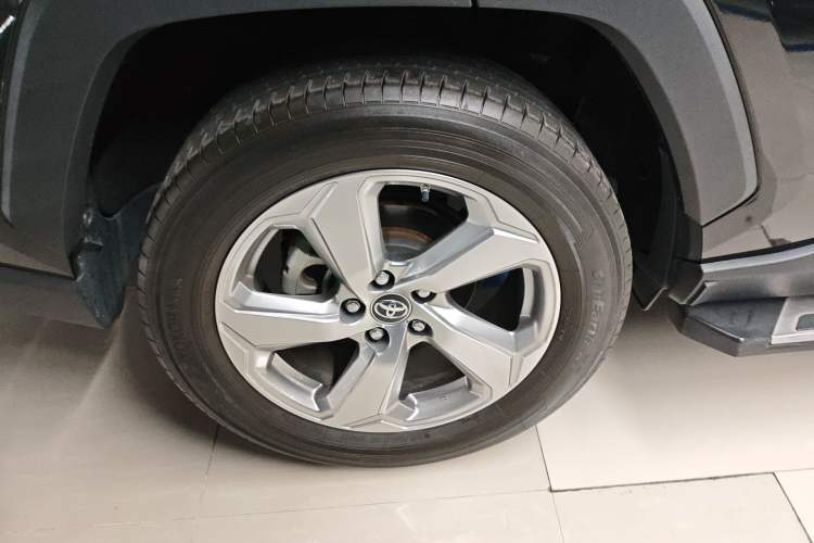 Used Toyota RAV4 2021 2.0L CVT Two-Wheel Drive Fashion PLUS Edition Right Rear Wheel Hub