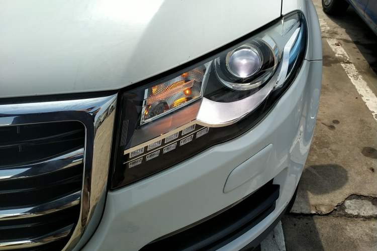 Used Haval H8 2015 2.0T Two-Wheel-Drive Luxury Version