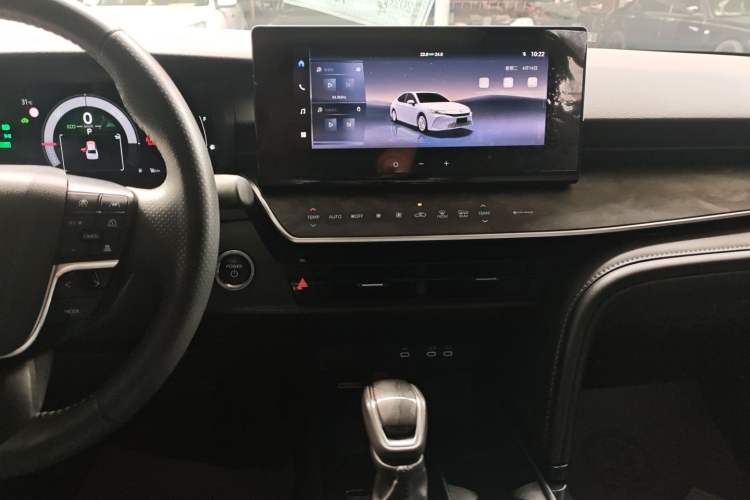 Used Toyota Camry 2024 Dual-Motor 2.0 HGVP Luxury Edition Audio And AC Panel