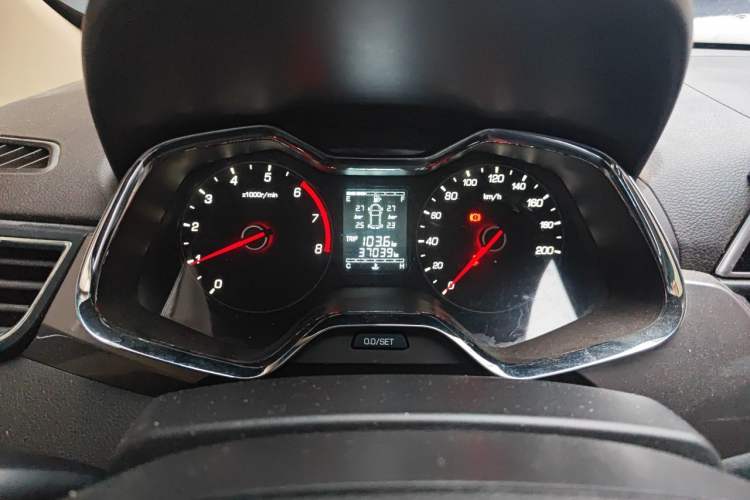Used Baojun 310W 2017 1.5L Manual Fashion Model China V