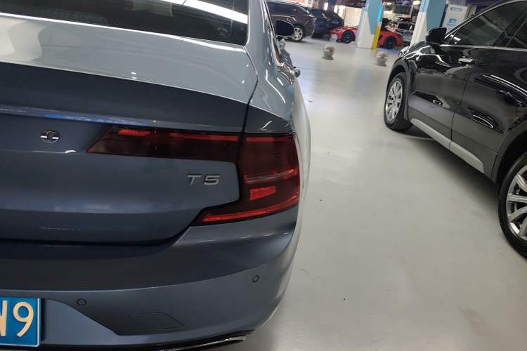 Used Volvo S90 2018 T4 Zhiyi Edition
