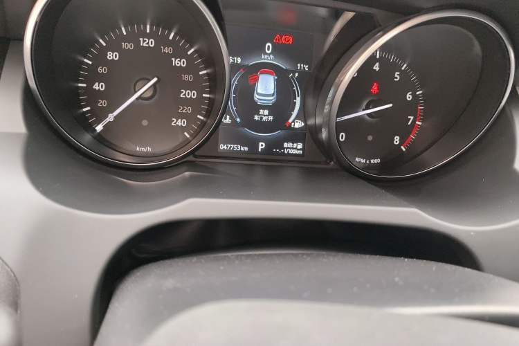 Used Land Rover Range Evoque 2017 2.0T SE Smart Glow Edition Odometer Close Up