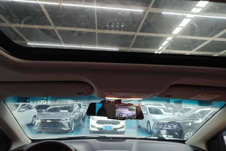 Used Chevrolet Monza 2020 320 Automatic Enjoyment Edition Headliner