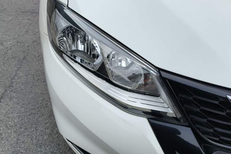 Used Nissan Tiida 2021 1.6L CVT Cool Edition Right Front Headlight