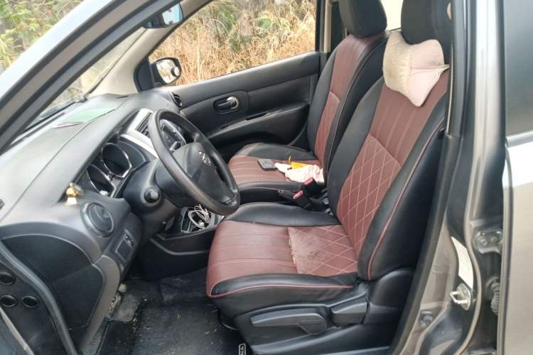 Used Nissan Livina 2015 1.6XE CVT Comfort Edition Left Front Seat