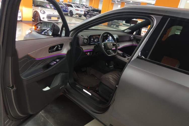 Used Chery Tiggo 9 2025 2.0T Automatic Two-Wheel Drive Luxury Edition 5 Seats Driver Seat