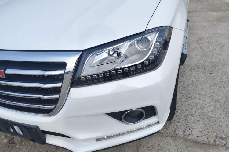 Used Haval H2 2017 Red-Label 1.5T Manual Two-Wheel Drive Luxury Model
