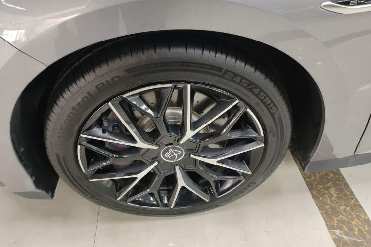 Used BYD Han 2022 EV Genesis Edition 610KM All-Wheel Drive Premium Model Left Front Wheel Hub