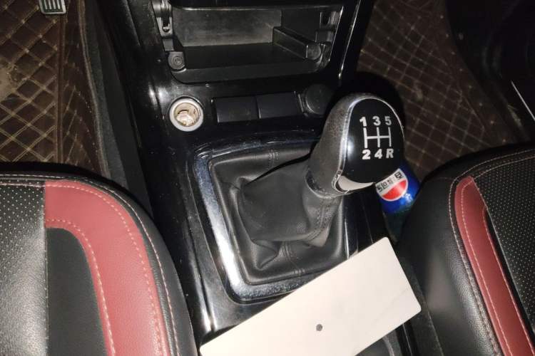 Used HYOSOW S3 2015 1.5L Luxury Model China V Standard