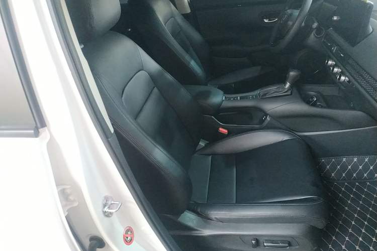 Used Honda ZR-V 2022 1.5T CVT Elite Edition Right Front Seat