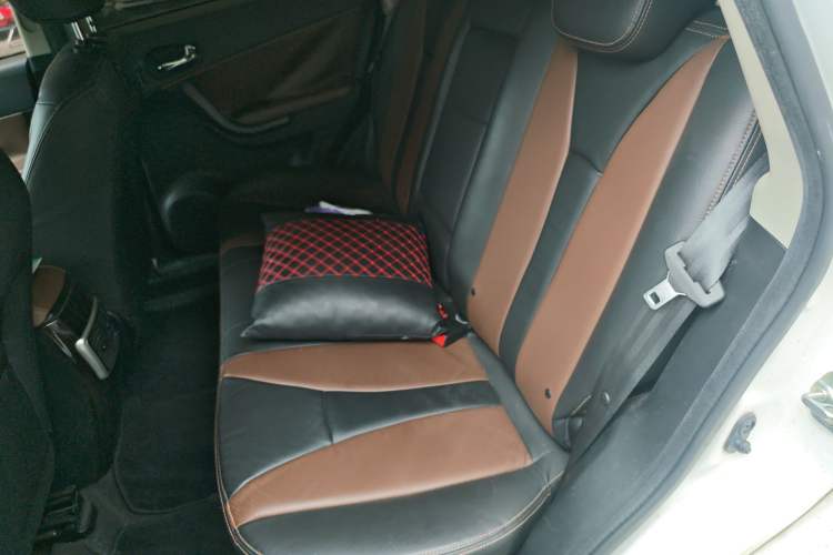 Used GAC Trumpchi GS5 Super 2015 1.8T Automatic Two-Wheel Drive Luxury Edition Left Rear Seat