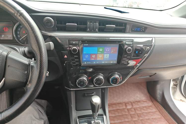 Used Toyota Corolla 2014 1.6L CVT GL-i Audio And AC Panel