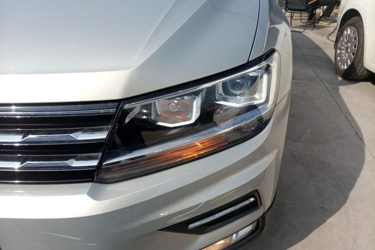 Used Volkswagen Tiguan L 2019 330TSI Automatic Two-Wheel Drive Panoramic Comfort Edition China VI Standard
