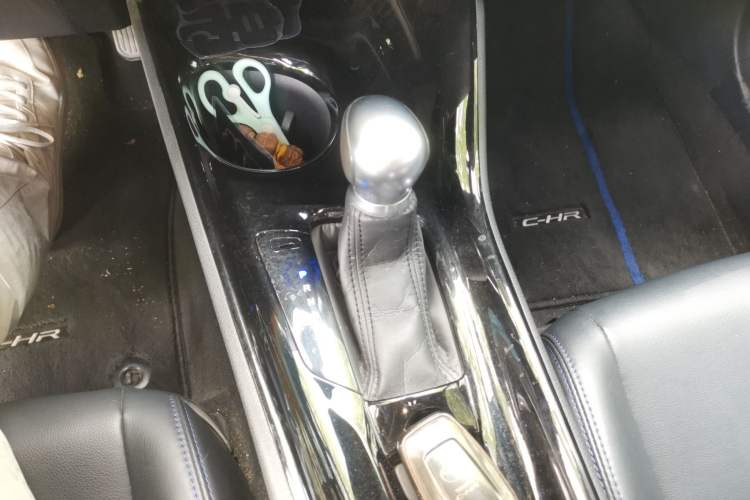Used Toyota C-HR 2020 2.0L Leading Edition Gear Lever
