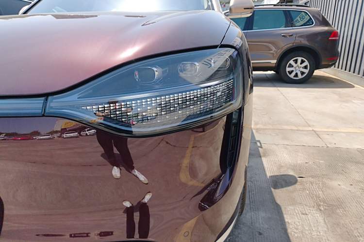 Used Hima AITO M9 2025 Extended-Range Ultra Version 52 kWh 6-Seater
