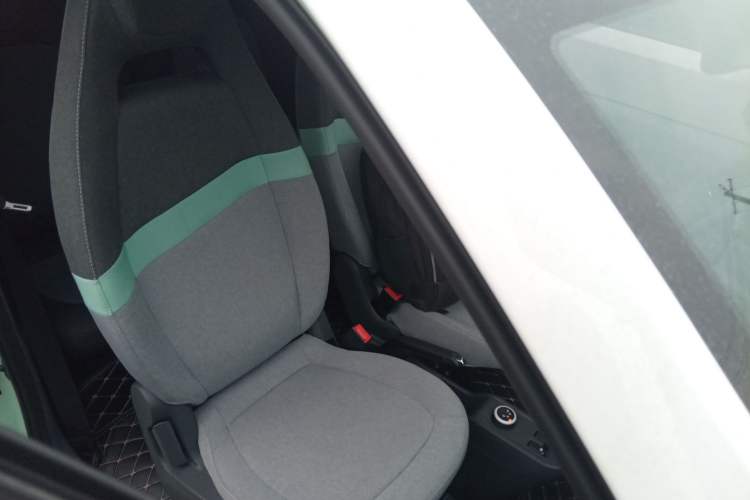 Used Wuling Hongguang MINIEV 2022 Macaron Premium Model – Lithium Iron Phosphate