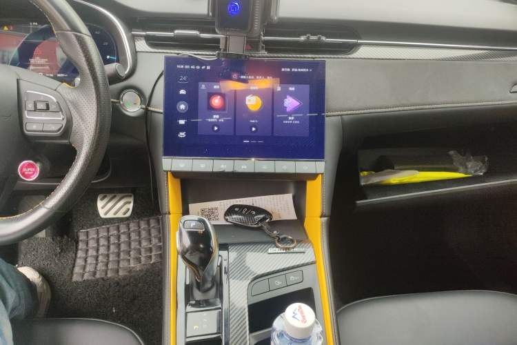 Used MG 6 New Energy 2020 1.5T Hybrid Trophy Digital Mamba Intelligent Driving Flagship Edition Audio And AC Panel