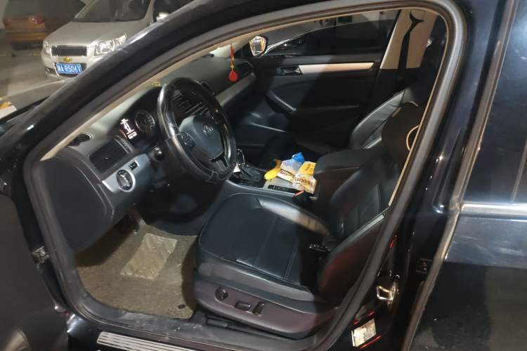 Used Volkswagen Passat 2015 1.8TSI DSG Prestige Edition Left Front Seat