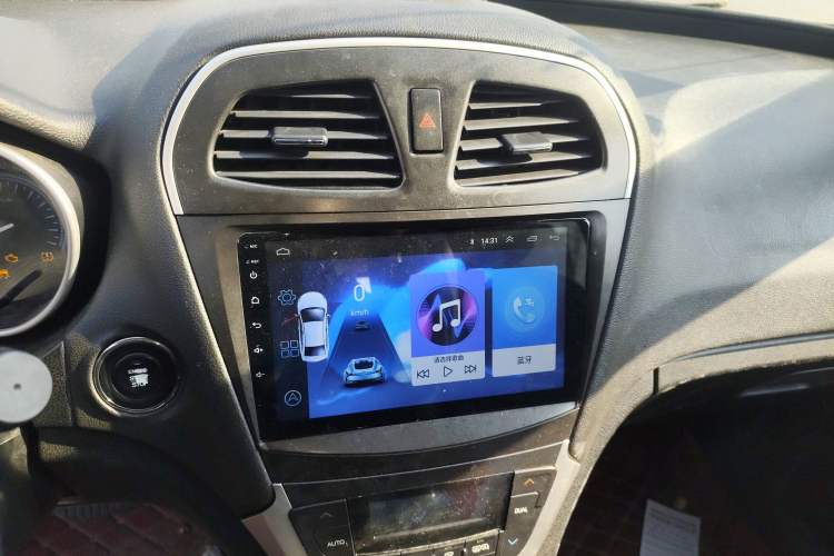 Used GAC Trumpchi GS5 2014 2.0L Automatic Two-Wheel Drive Anniversary Value Edition Audio And AC Panel