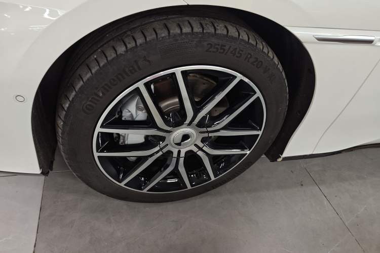 Used Denza Z9 2024 1100 km Four-Wheel Drive Max Version
