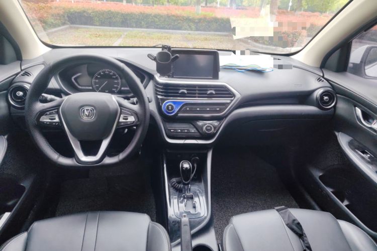 Used CHANGAN Alsvin 2018 1.5L DCT Luxury Model China V Standard Center Console