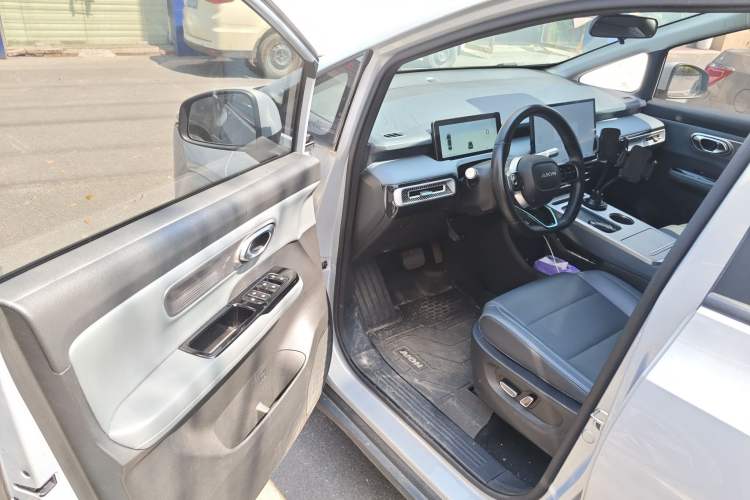 Used AION Y 2023 Younger Star Edition
