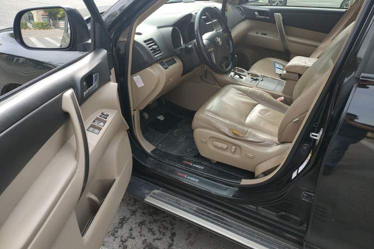 Used Toyota Highlander 2009 2.7L Two-Wheel Drive 7-Seater Luxury Navigation Edition Driver Seat