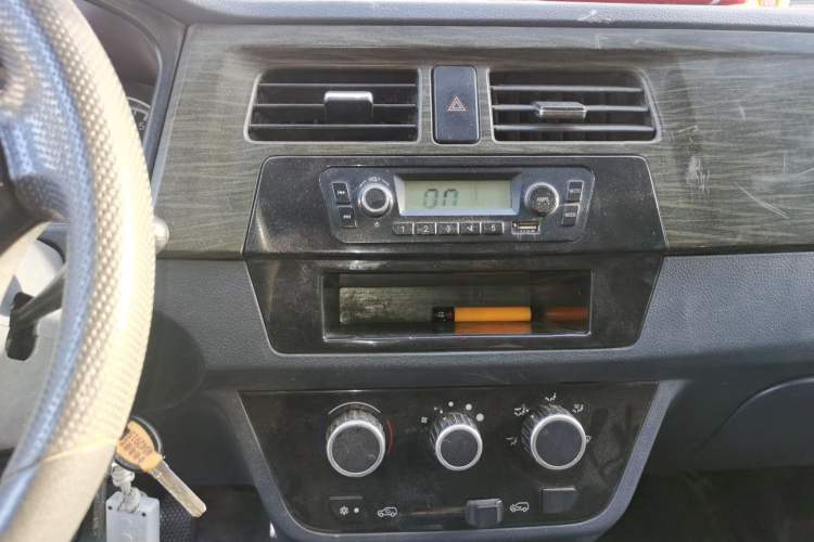 Used Jinbei Hiace X30 2016 1.3L Van Standard Edition DLCG12 Audio And AC Panel