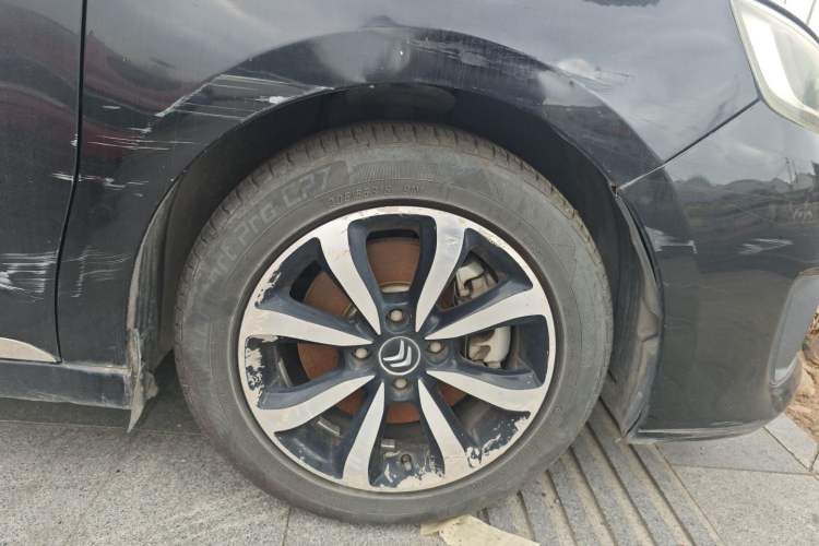 Used Citroen C4 Sega 2016 1.6L Manual Luxury Model Right Front Wheel Hub