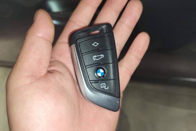 Used BMW i3 2023 eDrive 40 L Midnight Sports Package Vehicle Key
