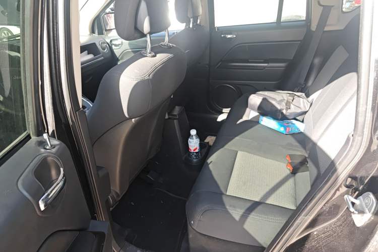 Used Jeep Compass 2010 2.4L four-wheel drive sport version
